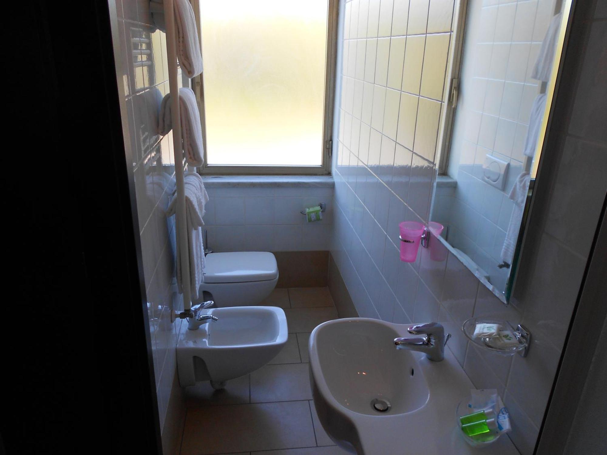 מרינה די קררה Hotel Tenda Rossa מראה חיצוני תמונה