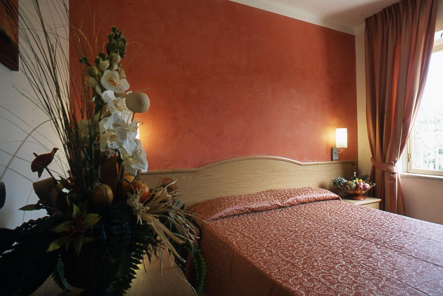 מרינה די קררה Hotel Tenda Rossa מראה חיצוני תמונה