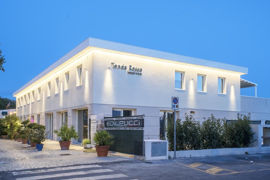 מרינה די קררה Hotel Tenda Rossa מראה חיצוני תמונה