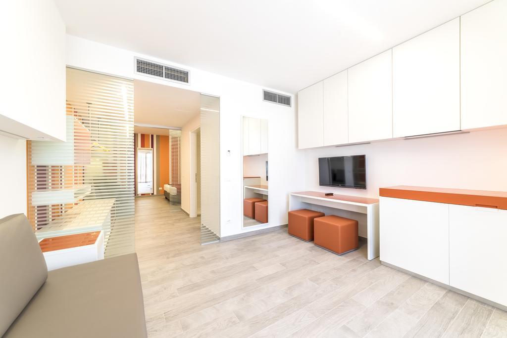 מרינה די קררה Hotel Tenda Rossa מראה חיצוני תמונה