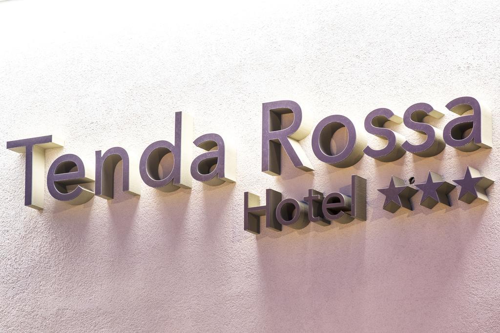 מרינה די קררה Hotel Tenda Rossa מראה חיצוני תמונה