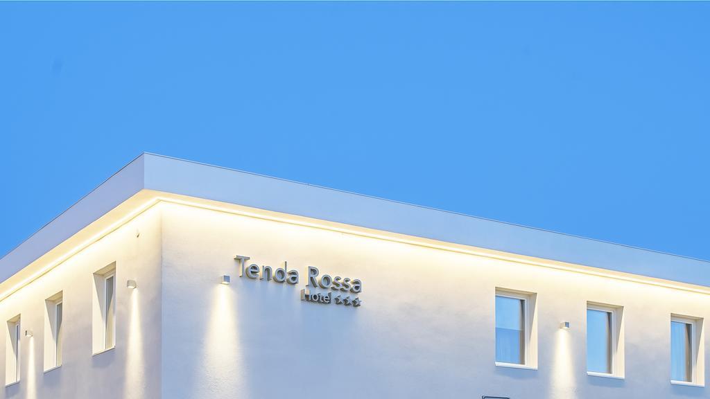 מרינה די קררה Hotel Tenda Rossa מראה חיצוני תמונה