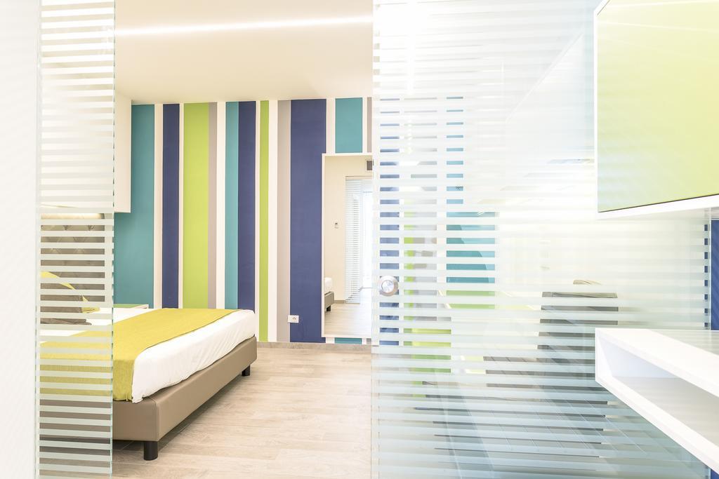 מרינה די קררה Hotel Tenda Rossa מראה חיצוני תמונה