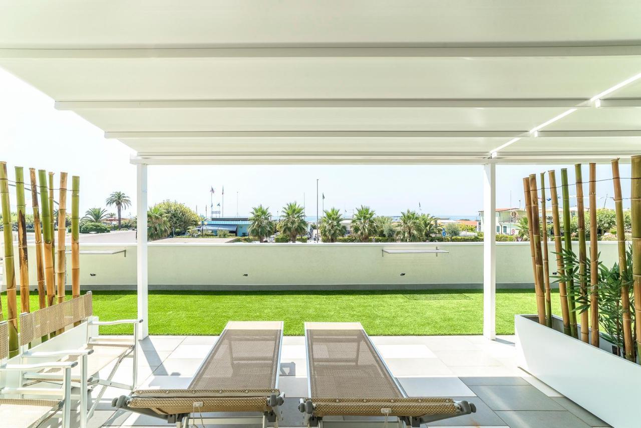מרינה די קררה Hotel Tenda Rossa מראה חיצוני תמונה
